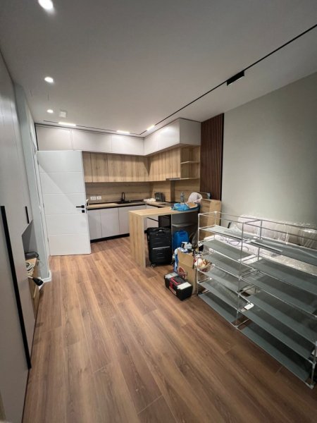 Tirane, jepet me qera garsonier Kati 6, 400 € (rruga e elbasanit)