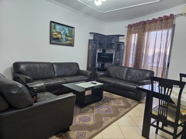 Tirane, jepet me qera apartament 2+1 Kati 6, 100 m² 500 € (astir)