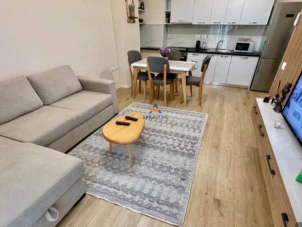 Tirane, shitet apartament 2+1+Ballkon Kati 5, 93 m² 237.500 € (RRUGA SIRI KODRA)