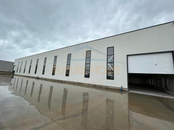 Durres, jepet me qera ambjent biznesi Kati 0, 2.600 m² 3.000 € 