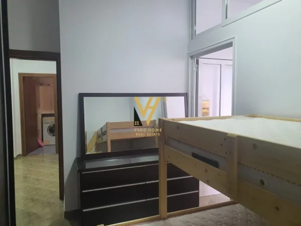 Tirane, jepet me qera apartament 3+1+Ballkon Kati 3, 116 m² 670 € (KRISTAL CENTER)