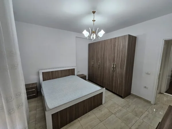 Tirane, jepet me qera apartament 2+1 Kati 2, 90 m² 700 € (Prane Kika 2)