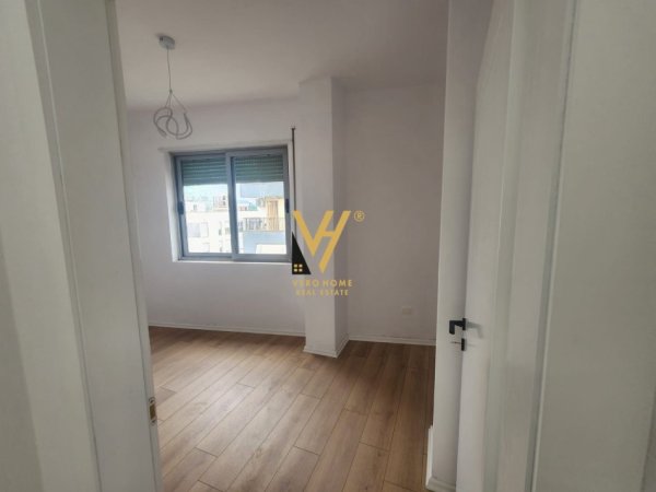 Tirane, shitet apartament 2+1+Ballkon Kati 7, 90 m² 225.000 € (KOMUNA E PARISIT)