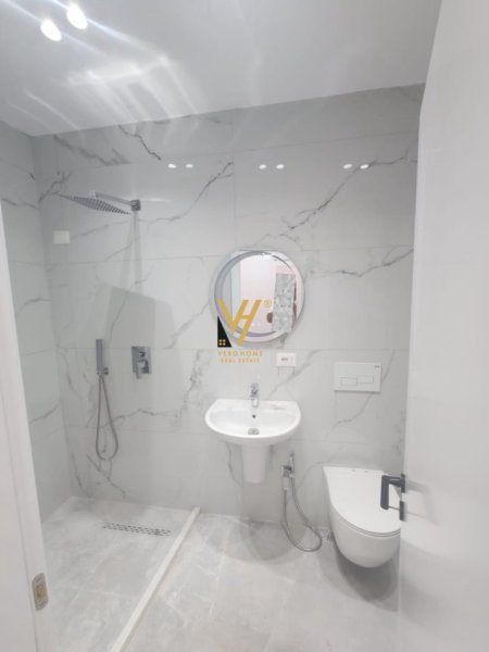 Tirane, shitet apartament 2+1+Ballkon Kati 7, 90 m² 225.000 € (KOMUNA E PARISIT)