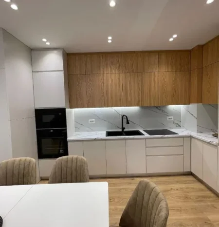 Tirane, shitet apartament 2+1 , 90 m² 200.000 € 