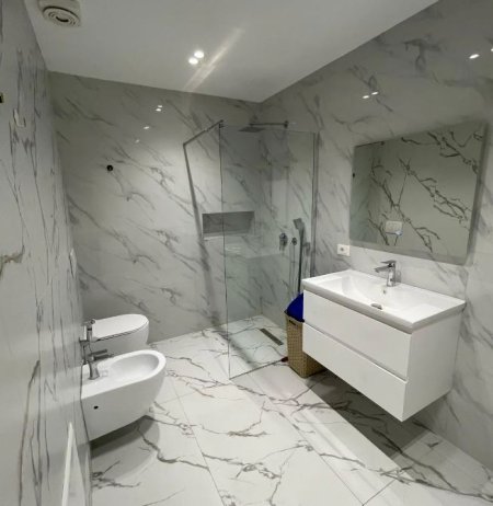 Tirane, shitet apartament 2+1 , 90 m² 200.000 € 