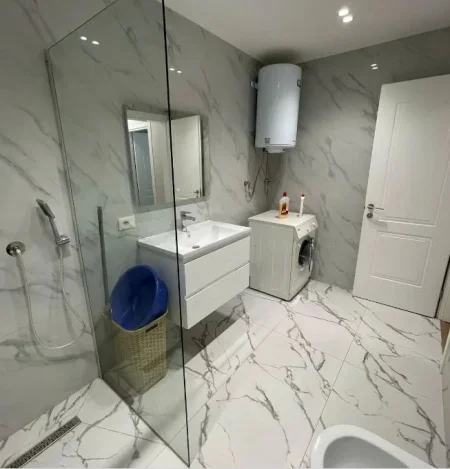 Tirane, shitet apartament 2+1 , 90 m² 200.000 € 