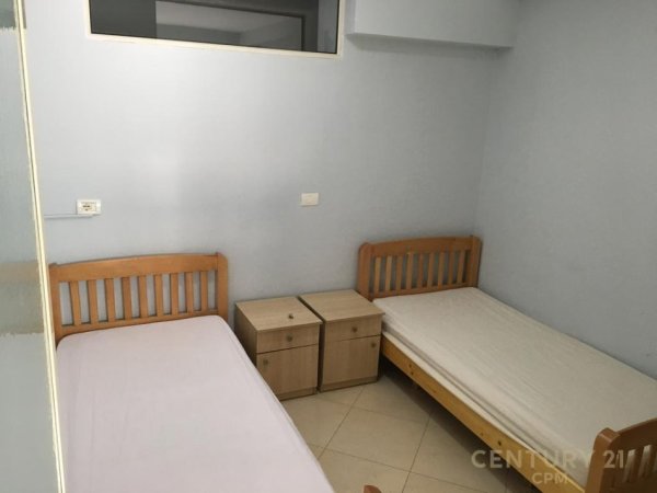Tirane, jepet me qera apartament 1+1 Kati 3, 60 m² 370 € (Rr. Mihal Grameno)