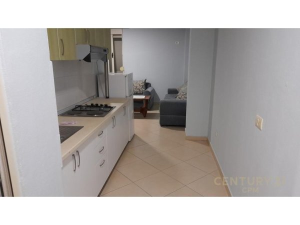 Tirane, jepet me qera apartament 1+1 Kati 3, 60 m² 370 € (Rr. Mihal Grameno)