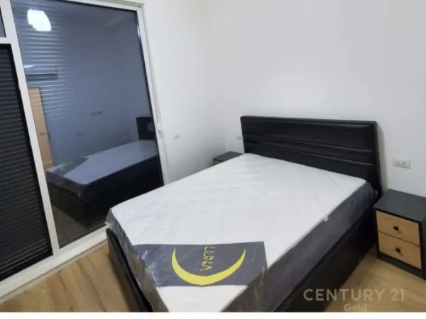 Tirane, jepet me qera apartament 1+1 Kati 0, 71 m² 550 € (kompleksi magnet)