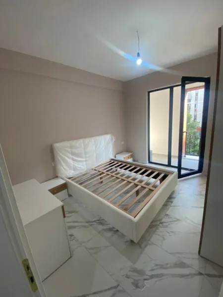 Tirane, jepet me qera apartament 1+1 Kati 4, 75 m² 450 € (Astir)