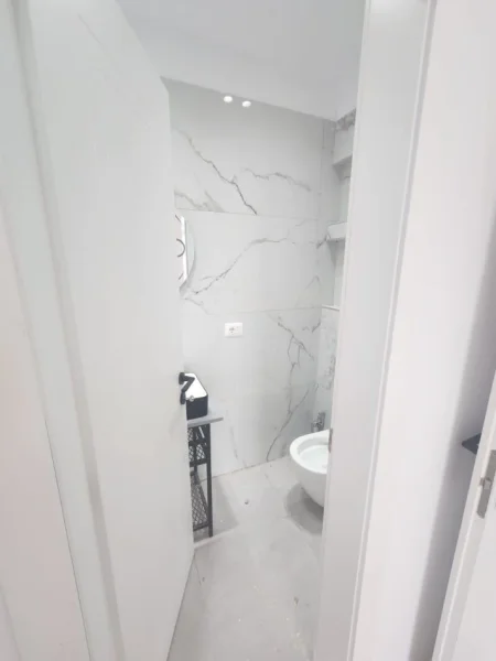 Tirane, shitet apartament 2+1 Kati 7, 90 m² 235.000 € (komuna e parisit)