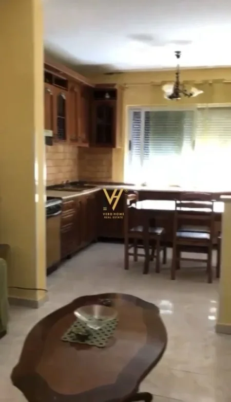Tirane, shitet apartament 2+1+Ballkon Kati 4, 91 m² 134.500 € (RRUGA E DIBRES)