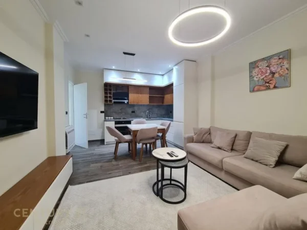 Tirane, jepet me qera apartament 1+1 , 75 m² 750 € (teg)