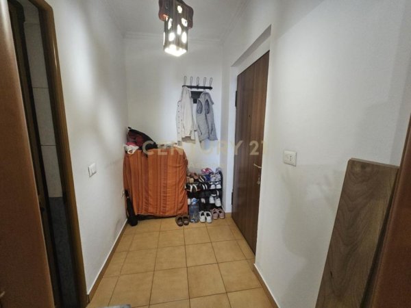 Tirane, jepet me qera apartament 1+1 Kati 5, 62 m² 450 € (Rr. Myslym Keta)