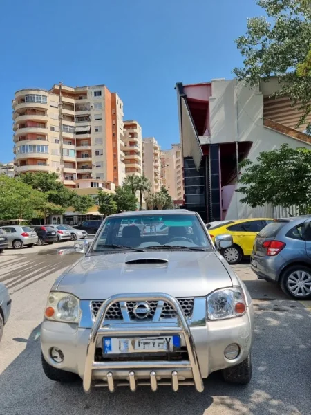 Vlore, SUV | Xhip Nissan Navara 4x4 Nafte, manuale Kondicioner 223.000 km 10.000 €