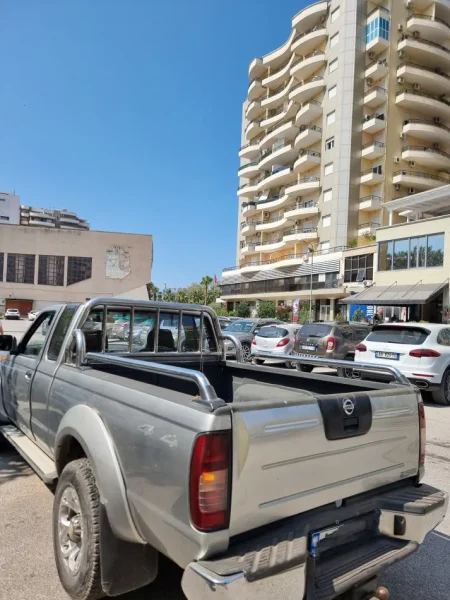 Vlore, SUV | Xhip Nissan Navara 4x4 Nafte, manuale Kondicioner 223.000 km 10.000 €