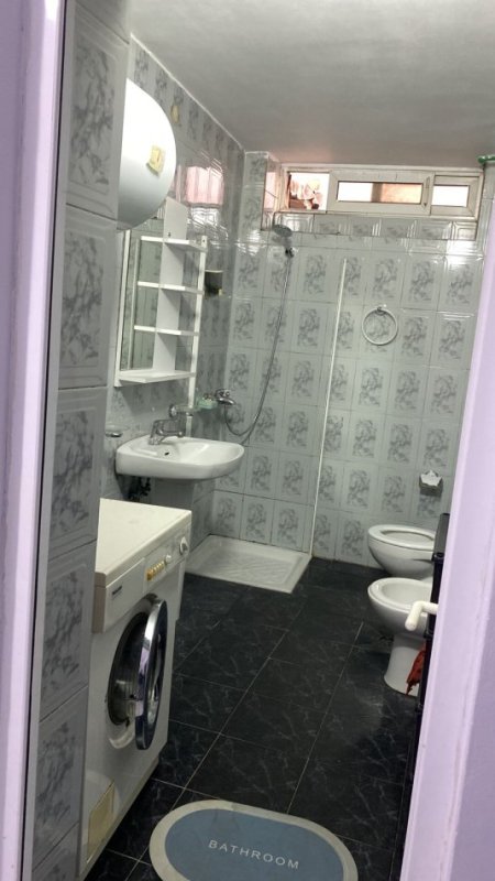 Tirane,  📍 *JEPET ME QERA APARTAMENT 1+1 TEK SELVIA, PRANË GJIMNAZIT PARTIZANI*  Kati 4, 67 m² 500 € (Selvia)