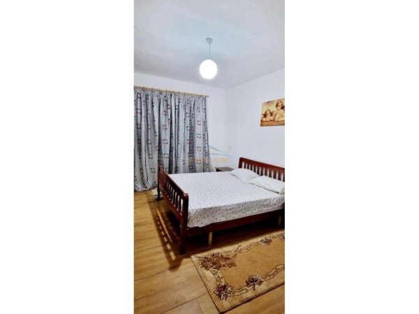 Tirane, jepet me qera apartament 2+1 Kati 4, 80 m² 450 € 