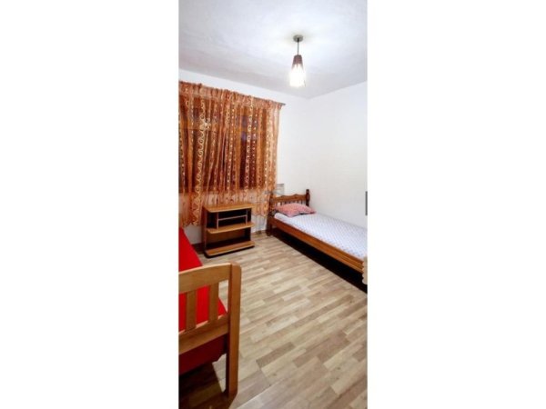 Tirane, jepet me qera apartament 2+1 Kati 4, 80 m² 450 € 