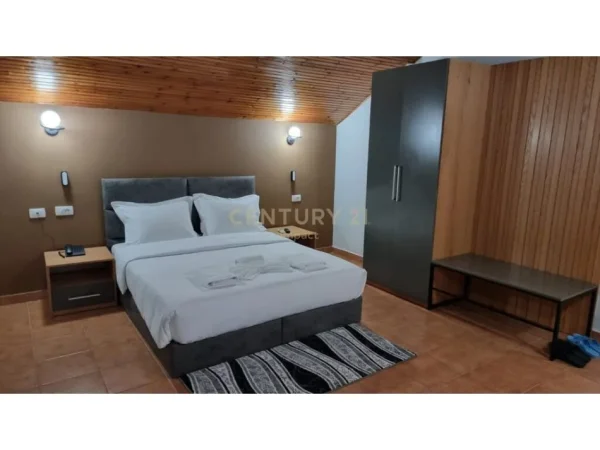 Tirane, jepet me qera hotel Kati 4, 565 m² 4.000 € (Kombinat)