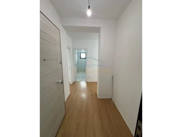 Tirane, shitet apartament 2+1 Kati 10, 111 m² 178.000 €   UNA53118