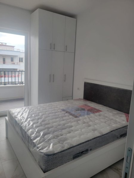 Tirane, jepet me qera apartament 1+1 Kati 8, 55 m² 400 € (Astir te Rrethi)