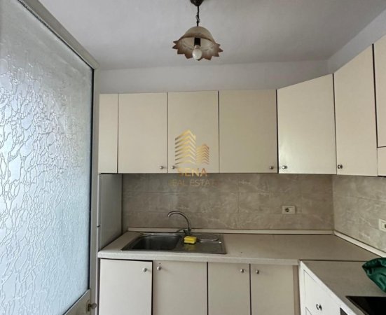 Tirane, jepet me qera apartament 2+1 Kati 1, 70 m² 450 € (Bulevardi Bajram Curri)