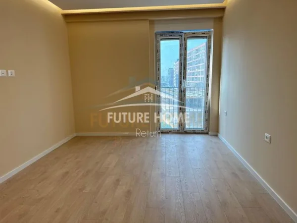 Tirane, jepet me qera ambjent biznesi Kati 3, 152 m² 700 € (Jordan Misja)