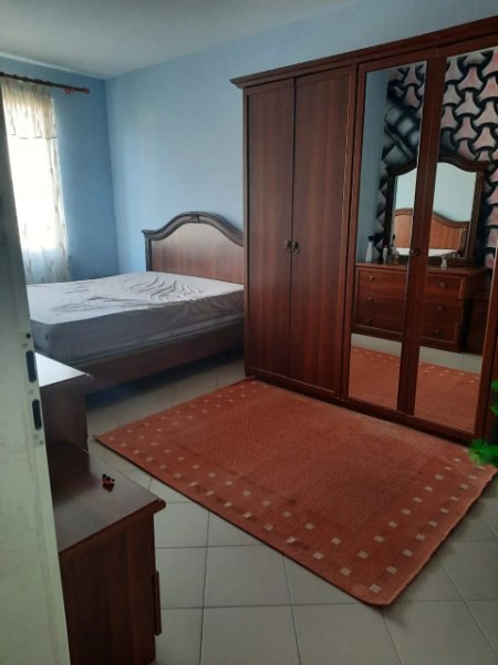 Tirane, jepet me qera apartament 1+1+Ballkon Kati 5, 65 m² 370 € (Fresku)
