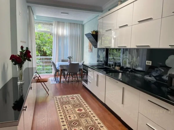 Tirane, shes apartament+verande | Penthouse 2+1+Ballkon Kati 2, 88 m² 158.000 € (kodra e diellit)