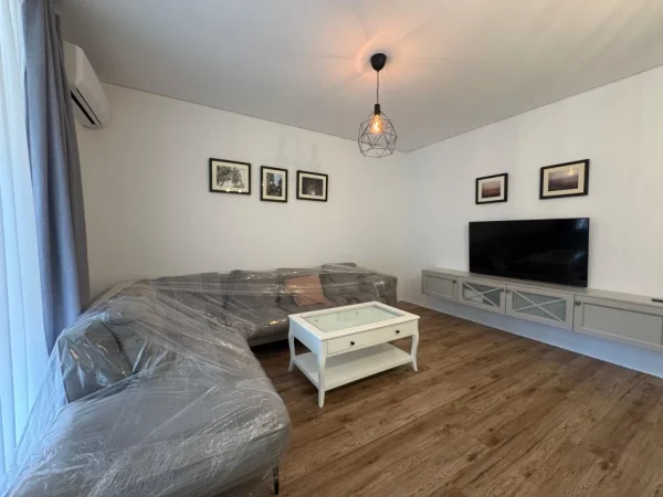 San Pietro Gjiri i lalzit , shitet apartament  2+1Me Oborr  Kati 0, 98 m² 350.000 € (Gjiri i lalzit)