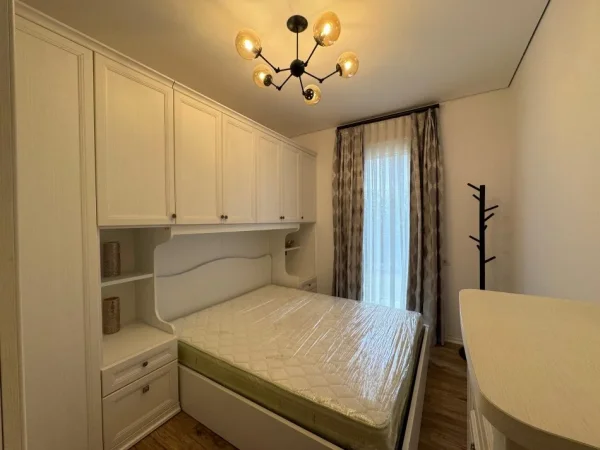 San Pietro Gjiri i lalzit , shitet apartament  2+1Me Oborr  Kati 0, 98 m² 350.000 € (Gjiri i lalzit)