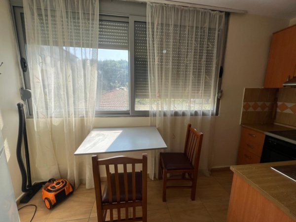Tirane, jepet me qera apartament 1+1 Kati 2, 70 m² 350 € (Gjimnazi Andon Zako Cajupi)
