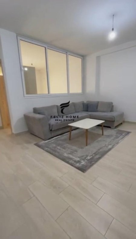 Tirane, jepet me qera apartament 2+1 Kati 6, 110 m² 450 € (KINOSTUDIO)