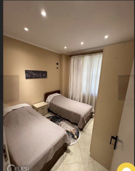 Tirane, jepet me qera apartament 2+1+Ballkon , 100 m² 500 € 