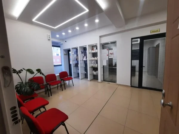 Tirane, shitet ambjent biznesi Kati 2, 450 m² 750.000 € (Rr. E Dibres te shkolla e bashkuar)