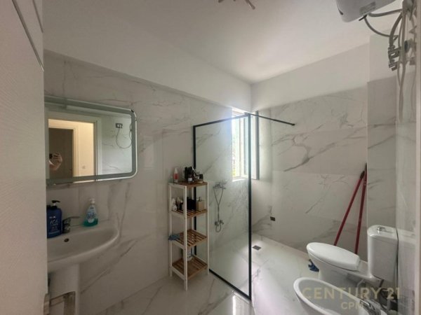 Tirane, jepet me qera apartament 2+1+Ballkon Kati 2, 113 m² 750 € (rruga e ullishtes)