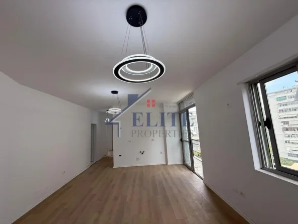 Tirane, shitet apartament 2+1 Kati 5, 90 m² 235.000 € 
