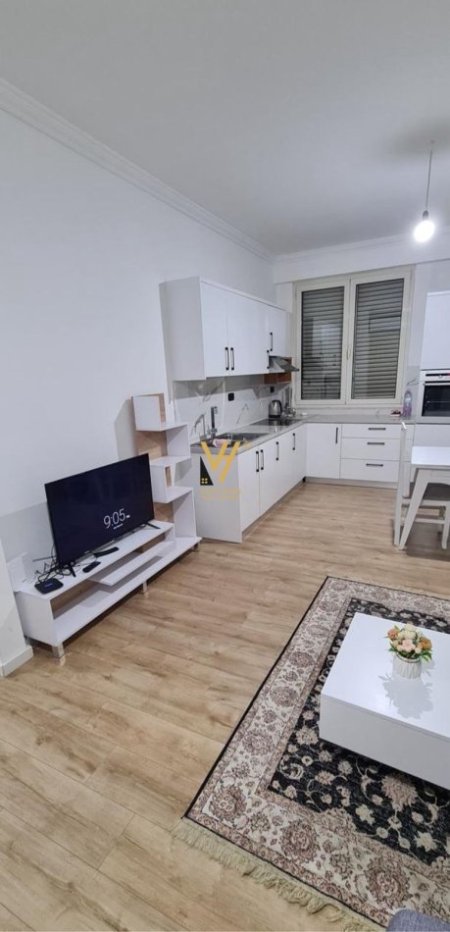 Tirane, jepet me qera apartament 2+1+Ballkon Kati 7, 80 m² 550 € (rruga e elbasanit)