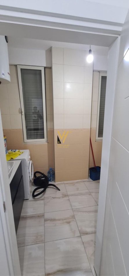 Tirane, jepet me qera apartament 2+1+Ballkon Kati 7, 80 m² 550 € (rruga e elbasanit)