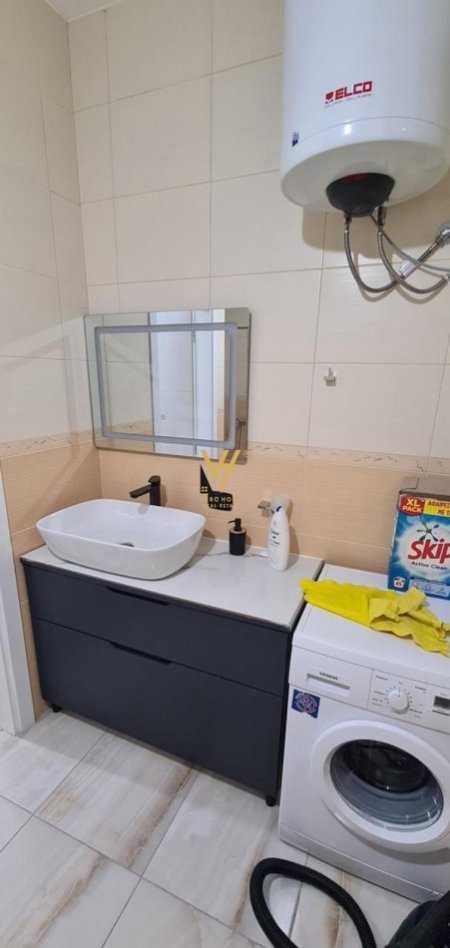 Tirane, jepet me qera apartament 2+1+Ballkon Kati 7, 80 m² 550 € (rruga e elbasanit)