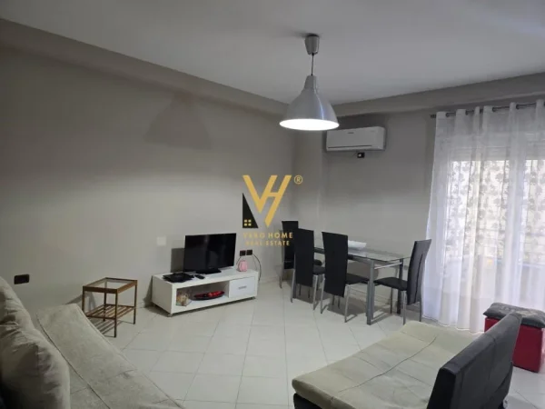 Tirane, jepet me qera apartament 2+1+Ballkon Kati 1, 100 m² 600 € (KOPSHTI BOTANIK)