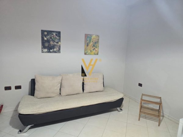 Tirane, jepet me qera apartament 2+1+Ballkon Kati 1, 100 m² 600 € (KOPSHTI BOTANIK)