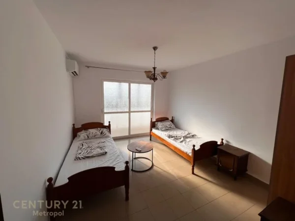 Tirane, jepet me qera apartament 2+1+Ballkon Kati 5, 100 m² 650 € (rrugen e durresit)