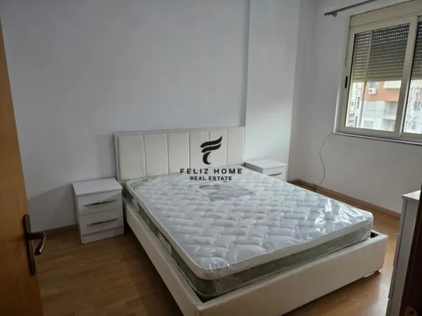 Tirane, jepet me qera apartament 2+1+Ballkon Kati 4, 88 m² 500 € (ASTIR)