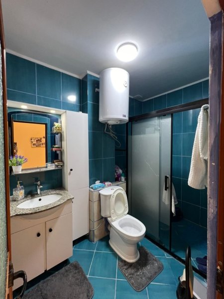 Tirane, jepet me qera apartament 2+1+Ballkon Kati 1, 95 m² 500 € (Don Bosko/Rruga Turhan Pashe Permeti)