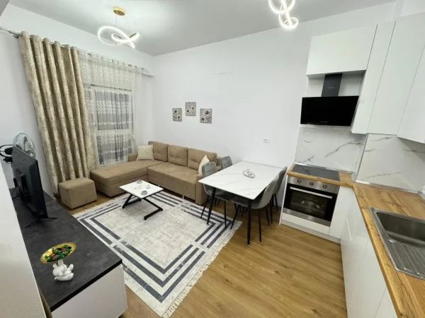 Tirane, jepet me qera apartament 1+1 Kati 6, 70 m² 400 € (ALI DEMI)