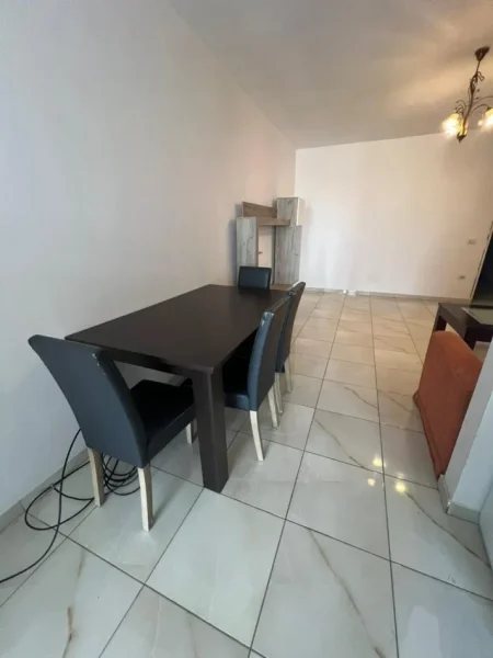 Durres, jepet me qera apartament 1+1 Kati 5, 50 m² 250 € 