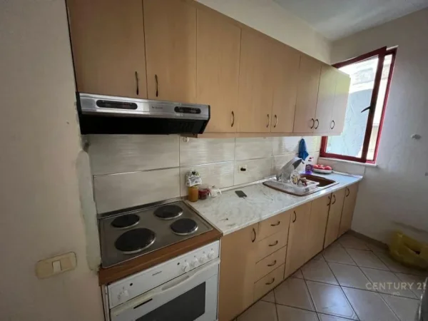 Tirane, jepet me qera apartament 1+1 Kati 2, 67 m² 430 € (Irfan Tomini)